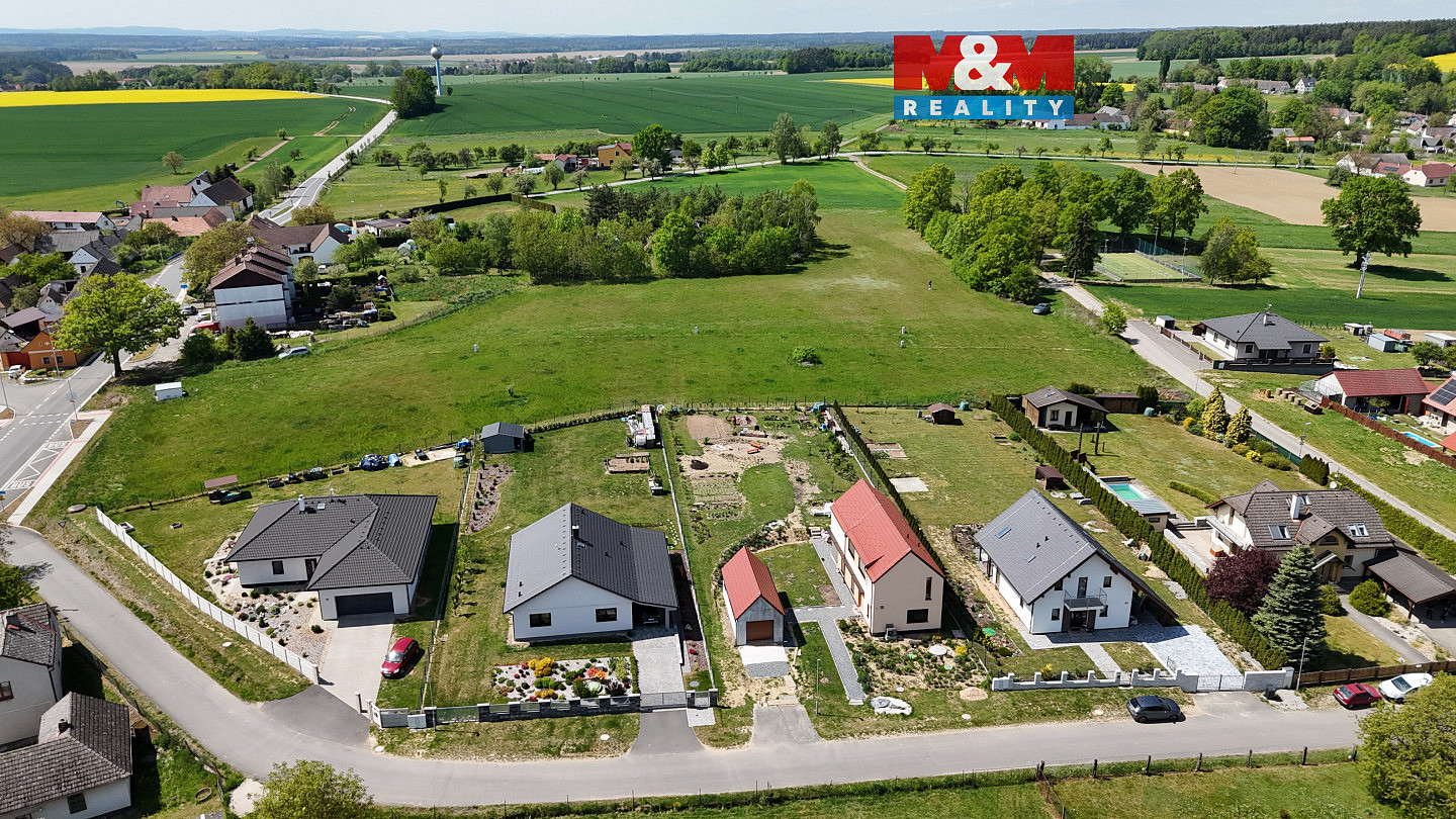 Prodej stavebního pozemku 1 050 m²