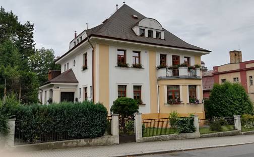 Prodej domu 200 m² s pozemkem 1 126 m², Generála Svobody, Varnsdorf, okres Děčín