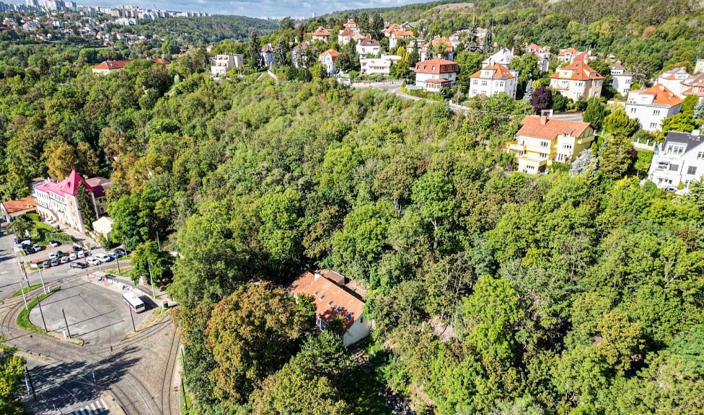 Prodej stavebního pozemku 1 168 m², Praha – náhled fotky 6