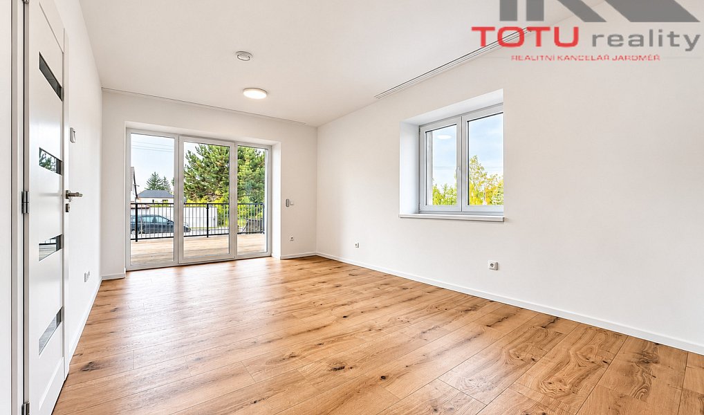 Pronájem bytu 3+kk 74 m², Černožice – náhled fotky 3