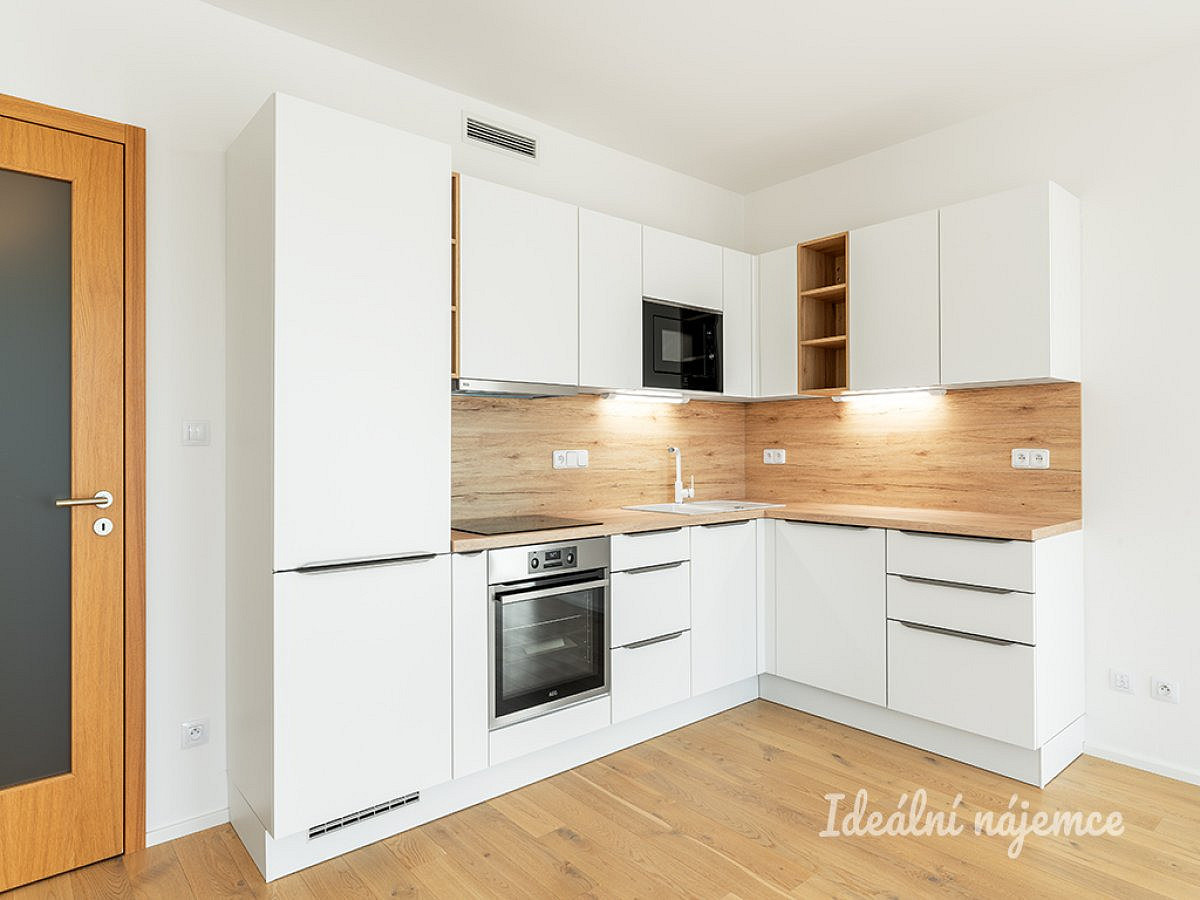 Pronájem bytu 3+kk 92 m²