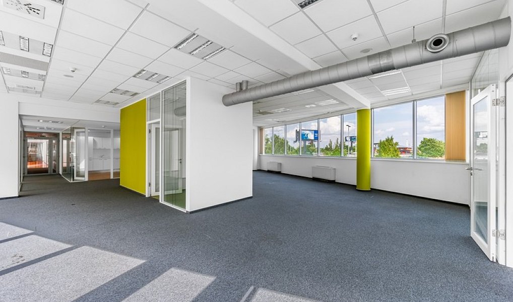 Pronájem kanceláře 974 m², Praha – náhled fotky 7