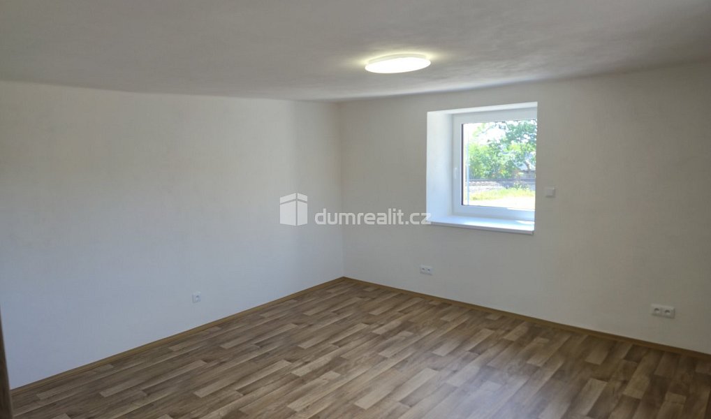 Pronájem bytu 3+1 86 m², Všejany – náhled fotky 6