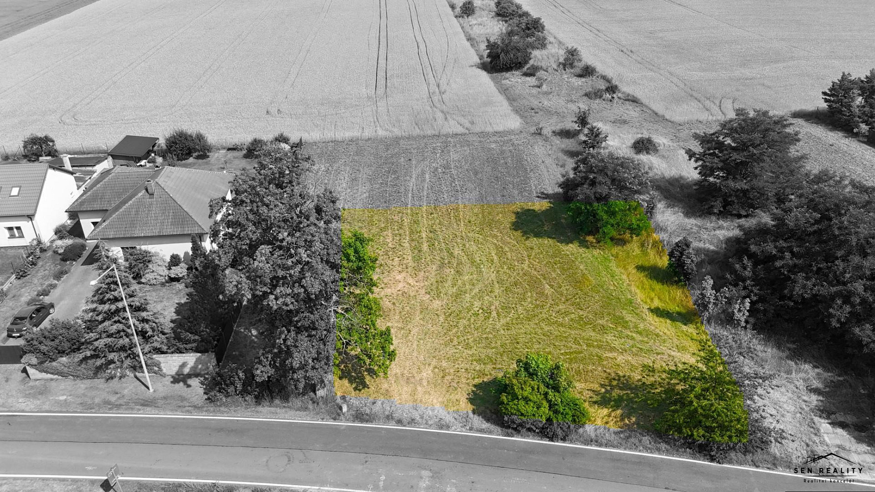 Prodej stavebního pozemku 750 m² – fotografie 2