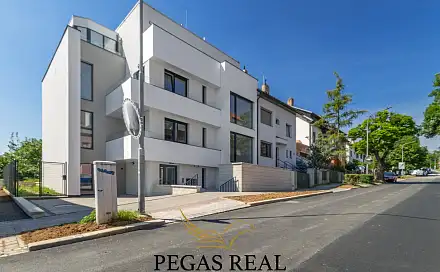 Pronájem bytu 2+kk 43 m²