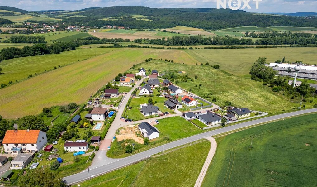 Prodej stavebního pozemku 996 m², Skuhrov – náhled fotky 3