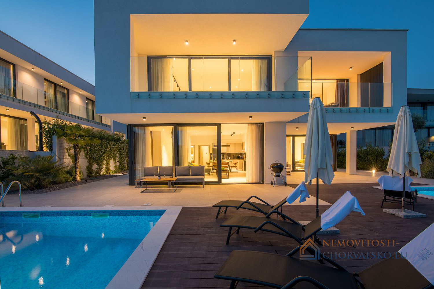Prodej domu 269 m² s pozemkem 550 m² - Aanzicht 3