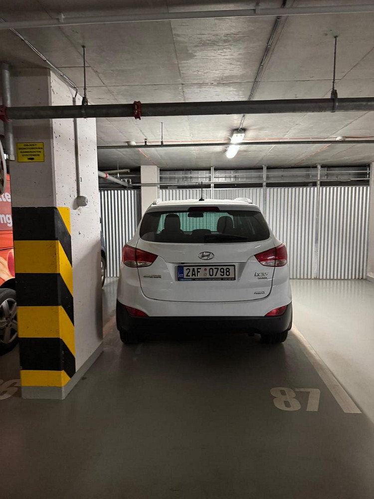 Prodej parkovacího stání praha 5, stodůlky — photo 3