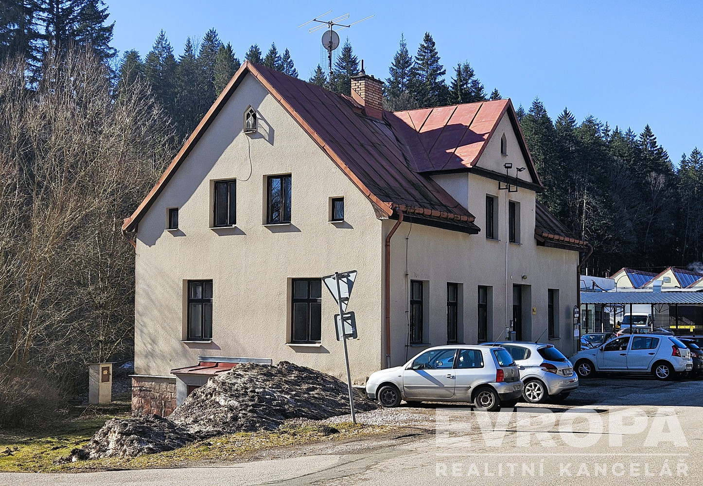 Prodej komerčního objektu (jiného typu) 287 m²