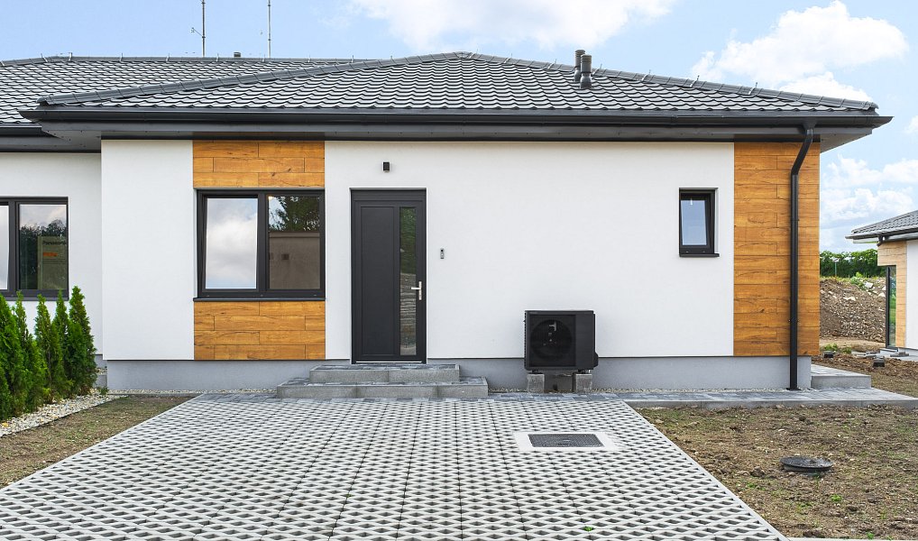 Prodej domu 102 m² s pozemkem 434 m², Dolany – náhled fotky 2