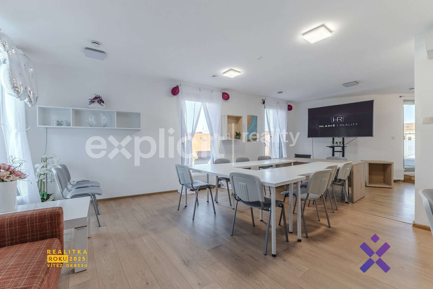 Pronájem obchodních prostor 107 m² — photo 2