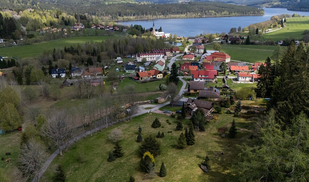 Prodej stavebního pozemku 2 273 m², Přední Výtoň – náhled fotky 2