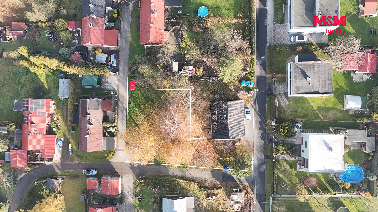 Prodej stavebního pozemku 989 m² – fotografie 3