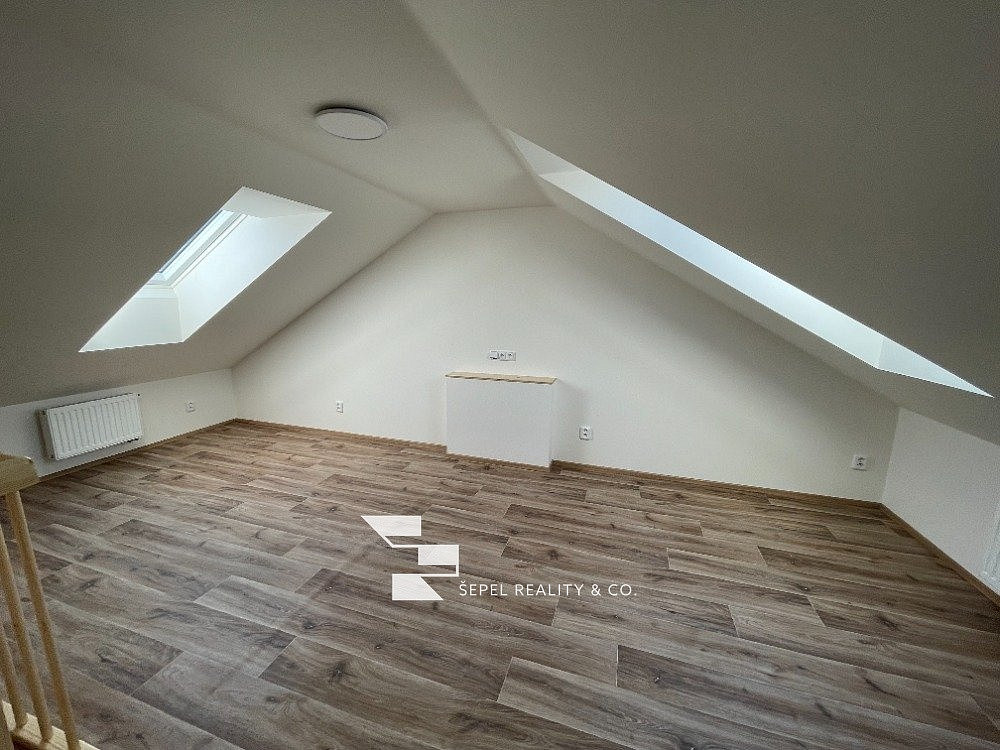 Pronájem bytu 2+kk 45 m² – fotografie 2