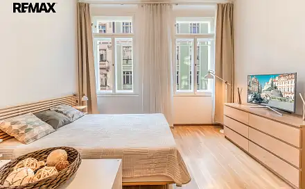 Pronájem bytu 1+kk 35 m², Zborovská, Praha 5 - Smíchov
