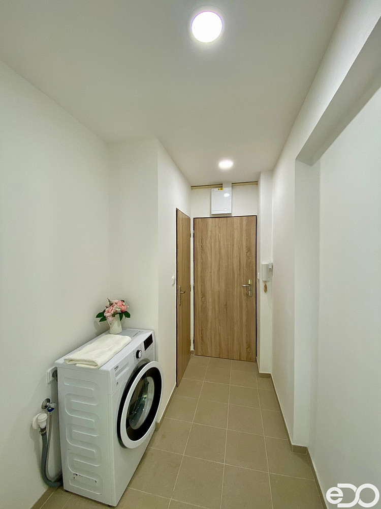 Pronájem bytu 1+kk 37 m² – fotografie 5