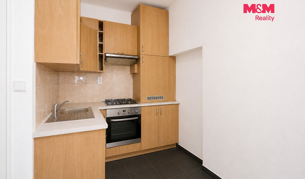 Prodej bytu 1+1 37 m², Praha – náhled fotky 2