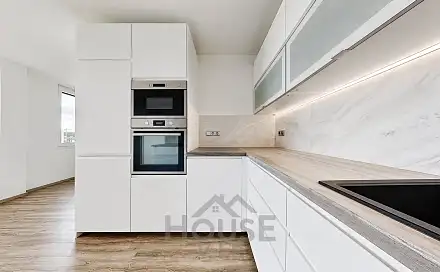 Prodej bytu 3+1 69 m², Vodárenská, Kladno - Kročehlavy